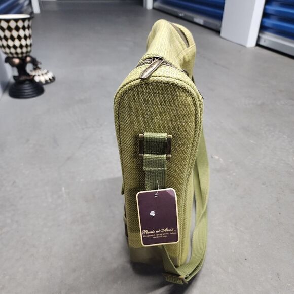 Picnic at Ascot Wine & Cheese Cooler Bag - Picture 4 of 6